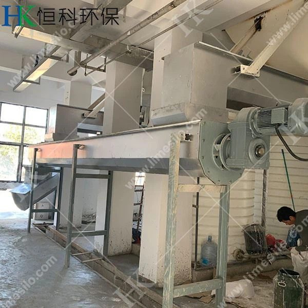 Dumblo medžiagos sraigtinis konvejeris be velenų